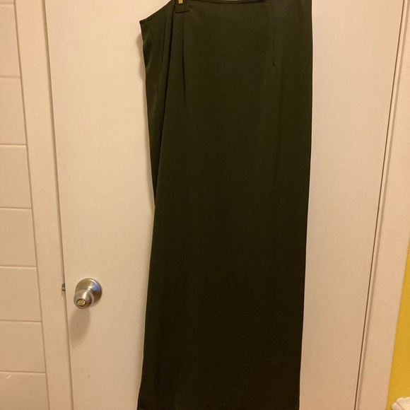 Beautiful long skirt - Picture 1 of 3